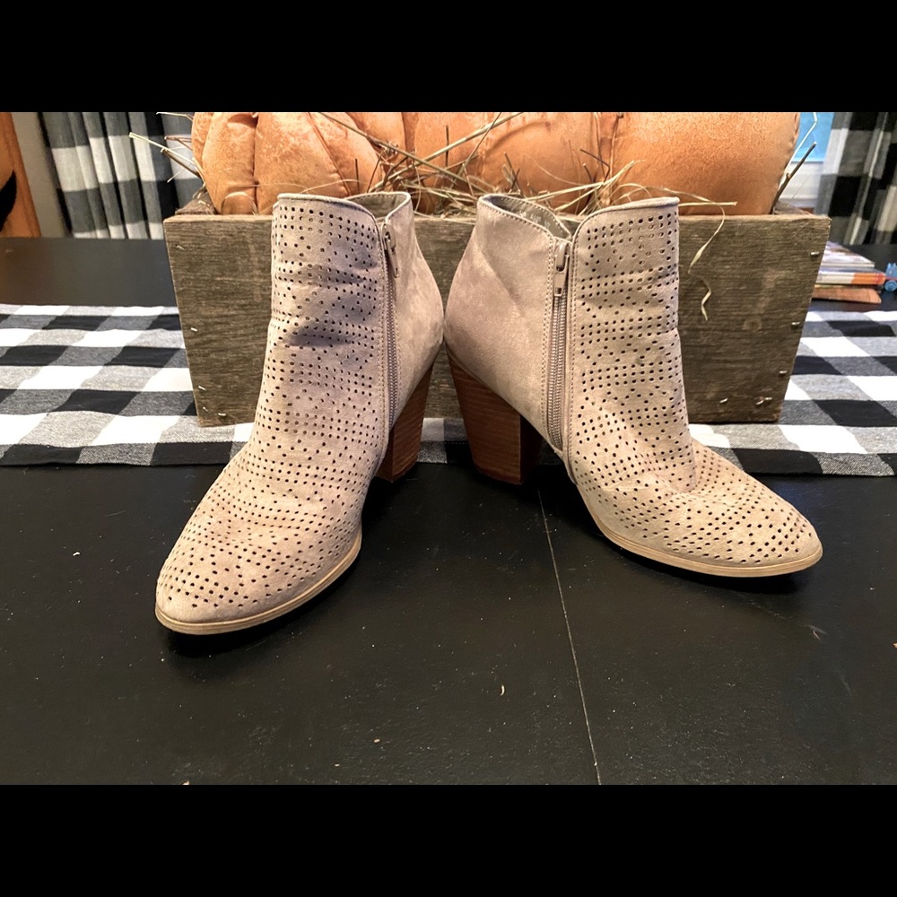 Carlos Santana boots